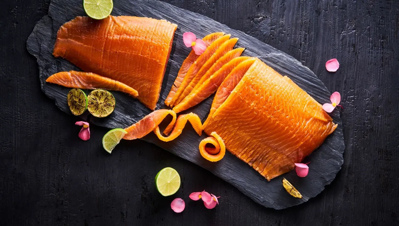 Leroy Seafood Poêlée de saumon frais SANS peau SANS arête la barquette de  500g : : Epicerie