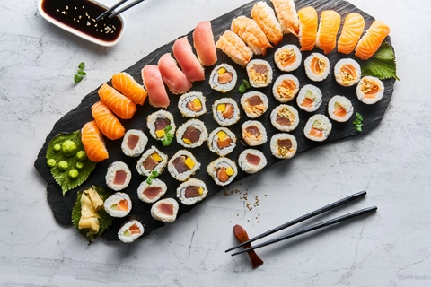 Assortiment de nigiris et makis 46 pièces